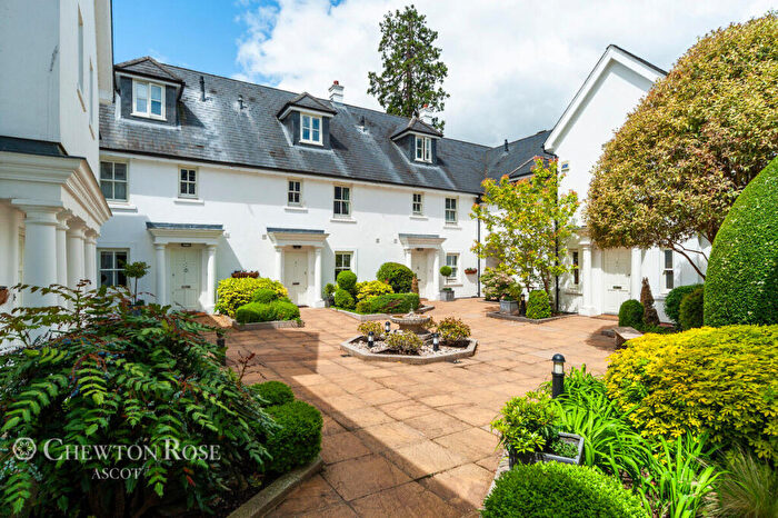 3 Bedroom Town House For Sale In Heronsbrook, Ascot, SL5