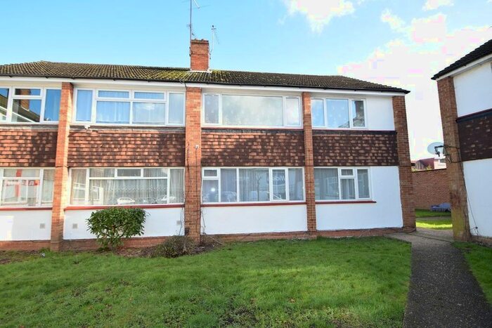 2 Bedroom Flat To Rent In Farnham Road, Slough, Berkshire, SL1