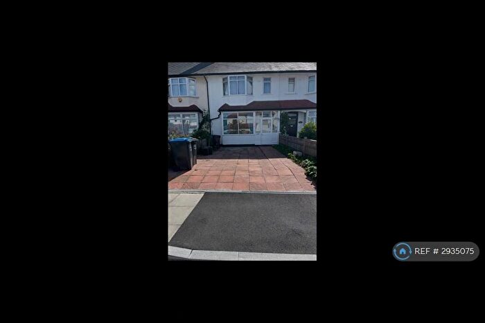 4 Bedroom Terraced House To Rent In Woodland Way, Mitcham, CR4