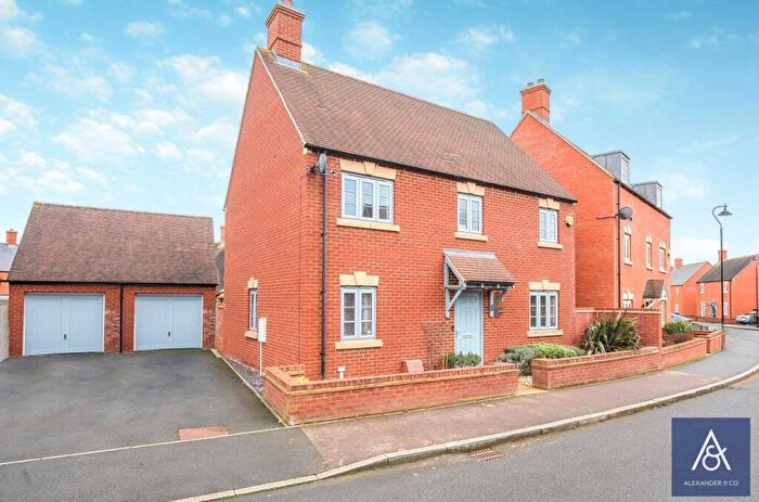 4 Bedroom Detached House For Sale In Orion Drive, Brackley, Northamptonshire, NN13