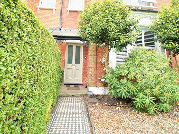 1 Bedroom Flat To Rent In Hendham Road, London, SW17