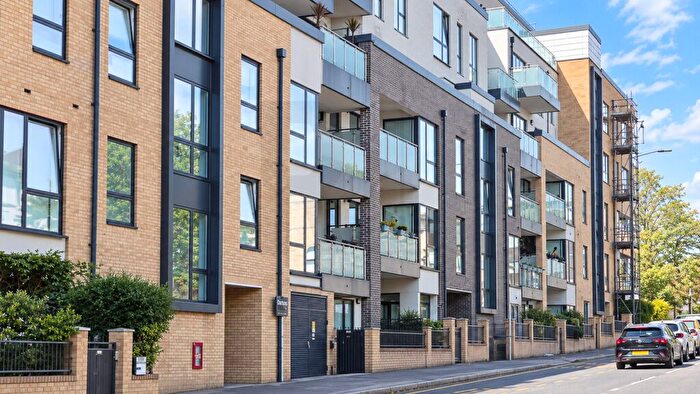1 Bedroom Flat For Sale In Station Road, London, N11