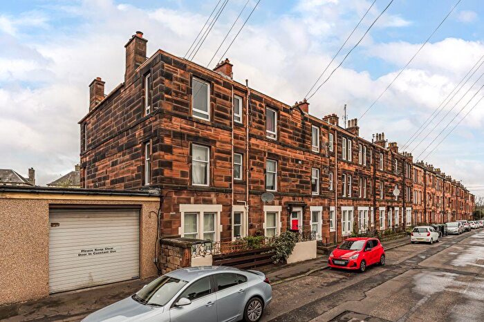 1 Bedroom Flat For Sale In / Piersfield Grove, Edinburgh, EH8