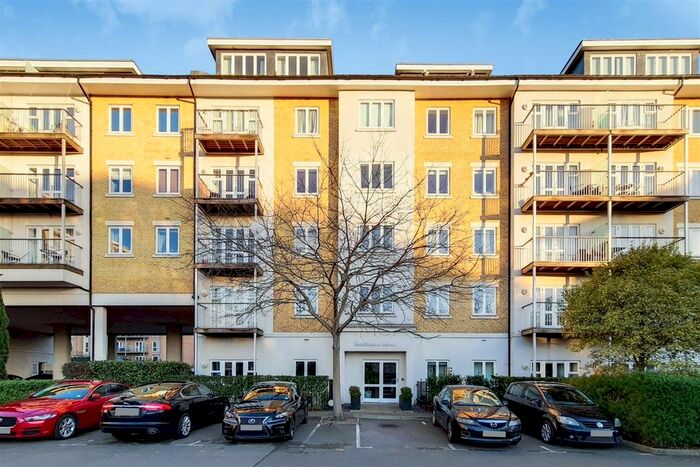 2 Bedroom Flat To Rent In Kensington House, Parkwest, UB7