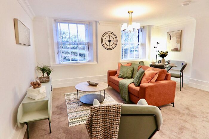 1 Bedroom Flat To Rent In South Parade, WF1