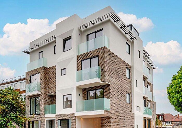 3 Bedroom Flat For Sale In Temple Fortune Lane, Hampstead Garden Suburb Border, London, NW11