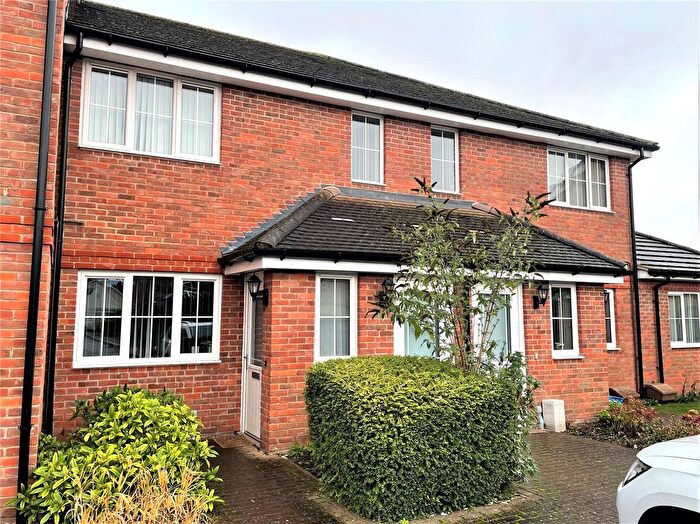 1 Bedroom Flat To Rent In Hanover Close, Ashford, Surrey, TW15