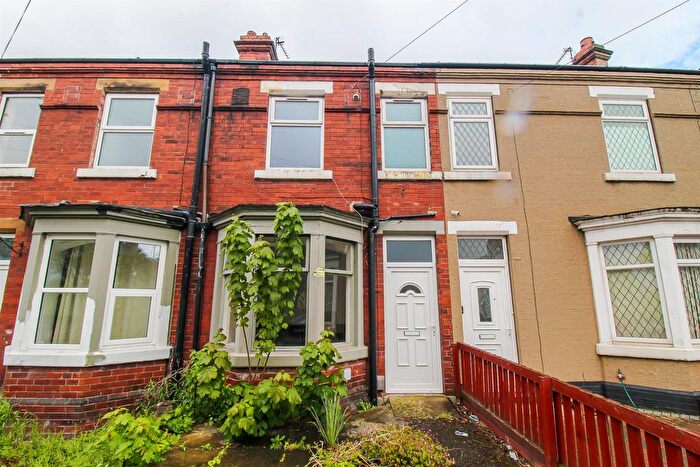 2 Bedroom Property For Sale In Belle Vue Road, Wakefield, WF1