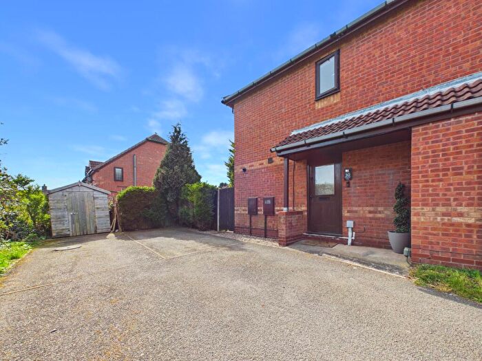 2 Bedroom Town House For Sale In Seagrave Close, Oakwood, DE21