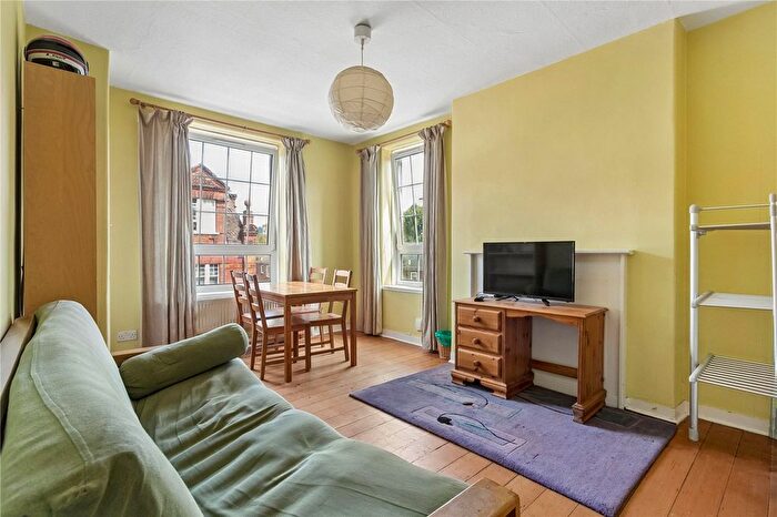3 Bedroom Flat For Sale In Spelman Street, London, E1