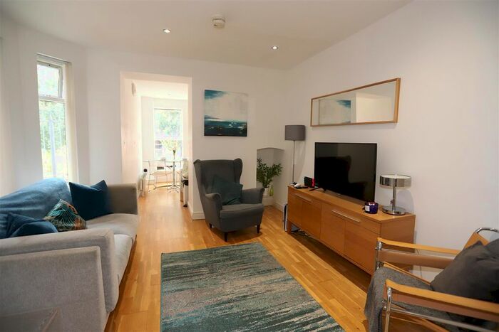 2 Bedroom Flat To Rent In Bloom Street, Manchester, M3