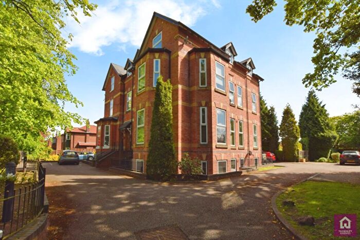 2 Bedroom Flat For Sale In Clarendon Road, Sale, Greater Manchester, M33