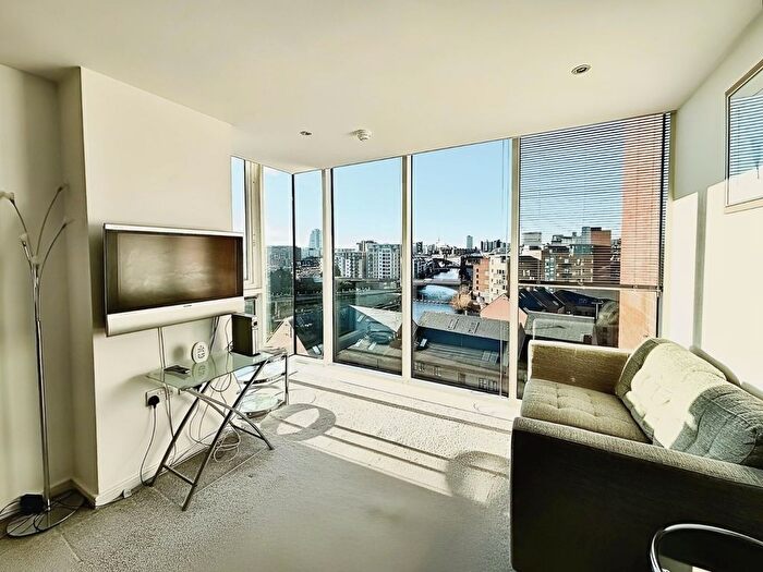 2 Bedroom Flat To Rent In Trinity One, East Street, Leeds, West Yorkshire, LS9