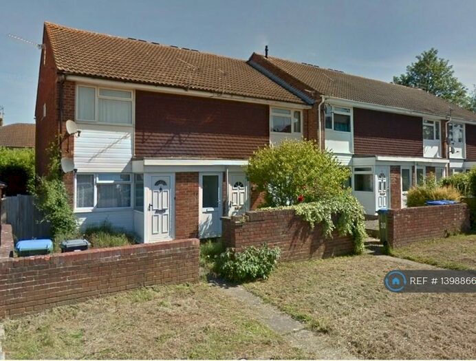 1 Bedroom Flat To Rent In Barnsnap Close, Horsham, RH12