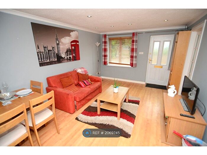 1 Bedroom Bungalow To Rent In Water Meadows, Frogmore, St. Albans, AL2