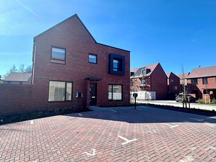 4 Bedroom Property To Rent In Down House Drive, Cambridge, CB3