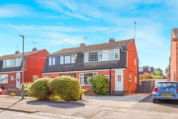 3 Bedroom Semi-Detached House For Sale In Willoughby Avenue, Kenilworth, CV8