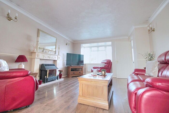 4 Bedroom Detached House For Sale In Grasmere Close, Eastbourne, BN23