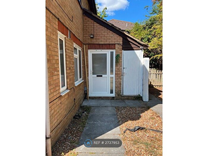 Studio To Rent In Bader Gardens, Slough, SL1