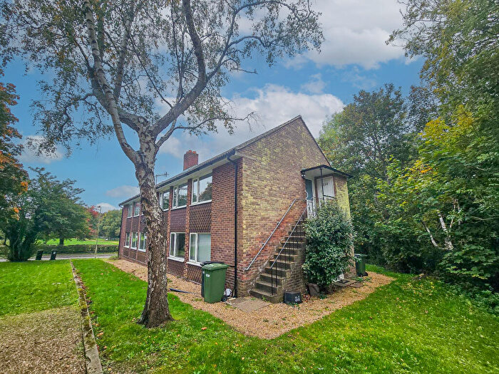 2 Bedroom Maisonette To Rent In Hiltingbury Road, Chandlers Ford, SO53