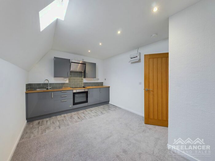 1 Bedroom Flat To Rent In Ruperra Street, Newport, NP20