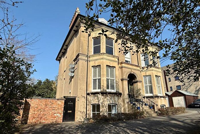 3 Bedroom Flat For Sale In Christchurch Road, Cheltenham, GL50