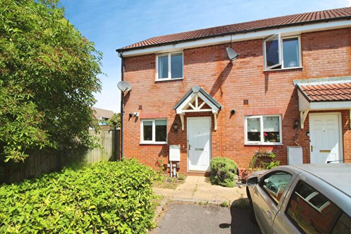 2 Bedroom End Of Terrace House To Rent In Trowbridge Close, Swindon, SN2