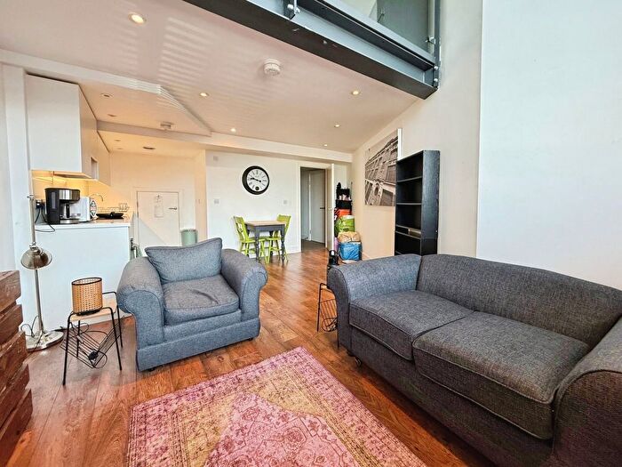 1 Bedroom Flat To Rent In Crispin Lofts, New York Road, Leeds, West Yorkshire, LS2