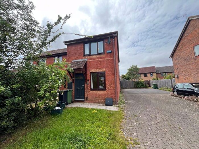 2 Bedroom End Of Terrace House To Rent In Ormonds Close, Bristol, BS32