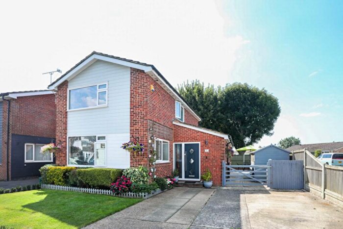 4 Bedroom Detached House For Sale In Robins Close, Hythe, CT21