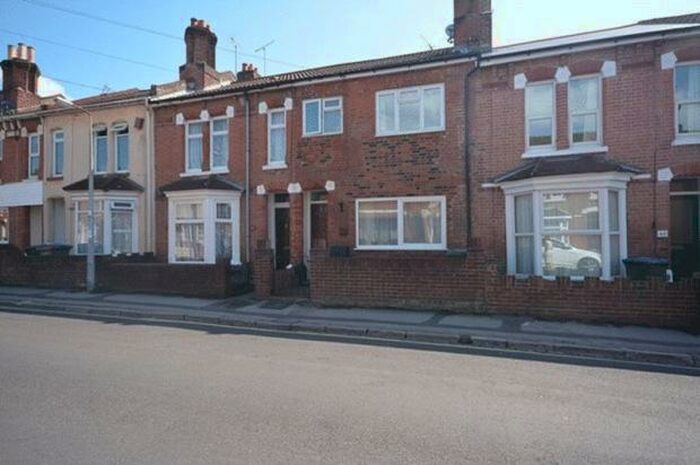 2 Bedroom Apartment To Rent In Milton Road, Central, SO15