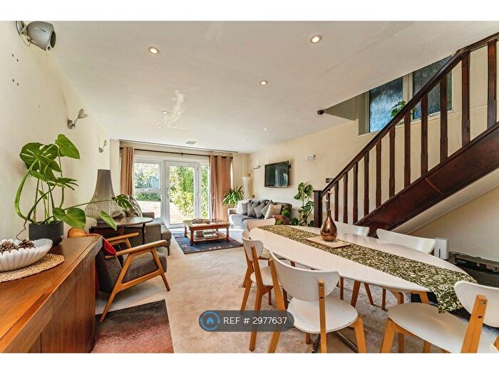 2 Bedroom End Of Terrace House To Rent In Prospect Road, Barnet, EN5