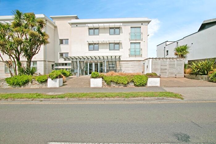 3 Bedroom Flat For Sale In Pentire Avenue, Pentire, Newquay, Cornwall, TR7