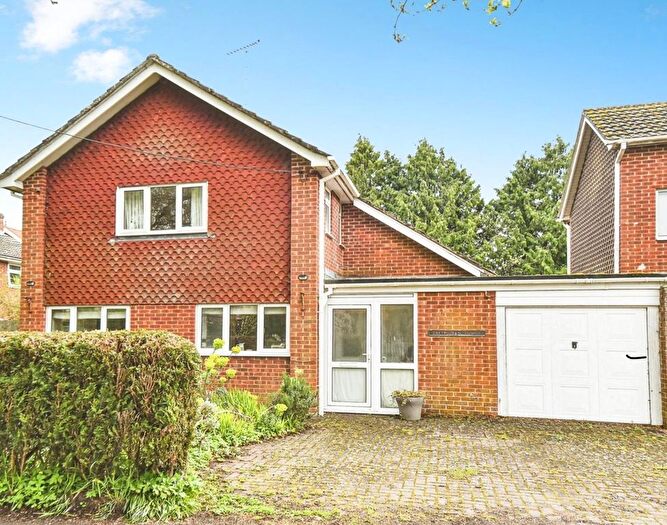 3 Bedroom Link Detached House For Sale In School Lane, St Mary Bourne, Andover, SP11