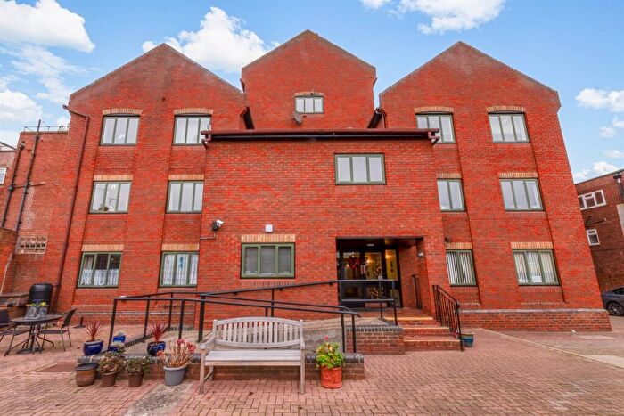 1 Bedroom Apartment For Sale In High Street, Maldon, CM9