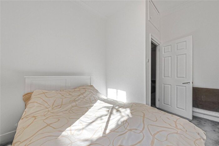 1 Bedroom Flat For Sale In Hugon Road, London, SW6