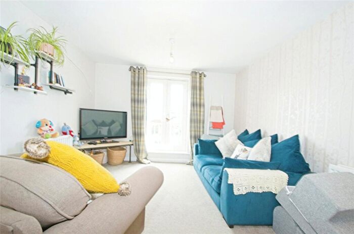 2 Bedroom Flat For Sale In Burford Gardens, Cardiff, CF11