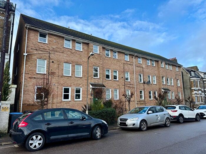 2 Bedroom Flat For Sale In Stuart Court, Priory Gate Road, Dover, Kent, CT17