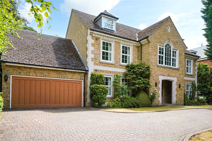 5 Bedroom Detached House To Rent In Cavendish Road, Weybridge, Surrey, KT13