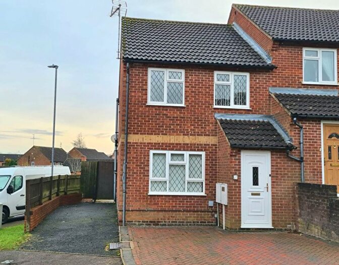 3 Bedroom Property To Rent In St. Anthonys Close, Daventry, NN11