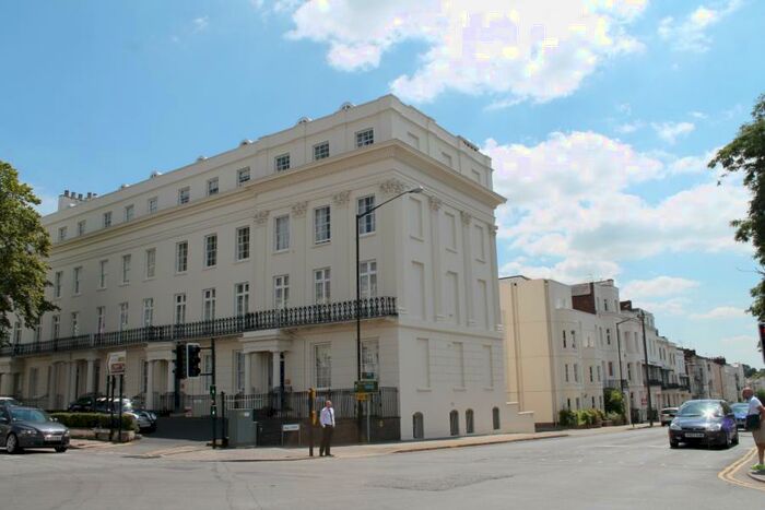 2 Bedroom Apartment To Rent In Clarence Mansions, Leamington Spa, CV32