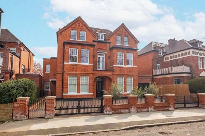 2 Bedroom Flat To Rent In Strawberry Hill Road, Twickenham, TW1