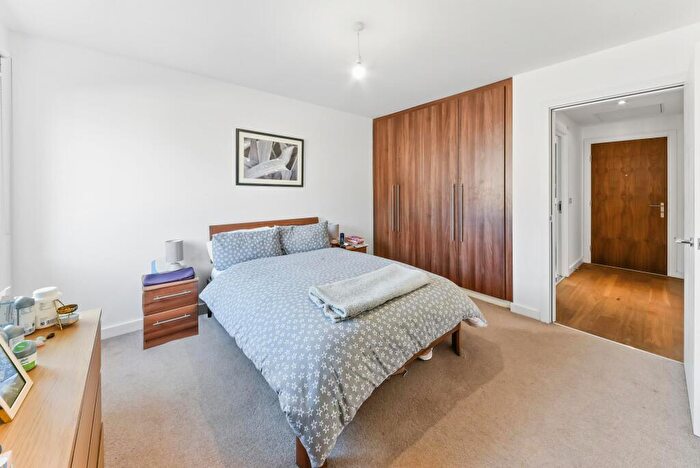 1 Bedroom Apartment For Sale In Forge Square, Canary Wharf, E14