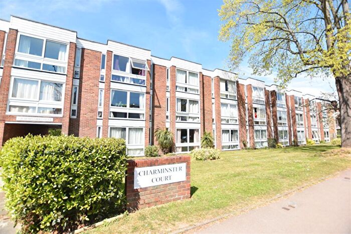 1 Bedroom Maisonette To Rent In Lovelace Gardens, Surbiton, KT6