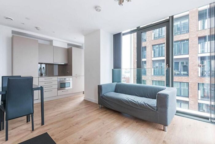 1 Bedroom Studio To Rent In Stratosphere Tower, Stratford, E15