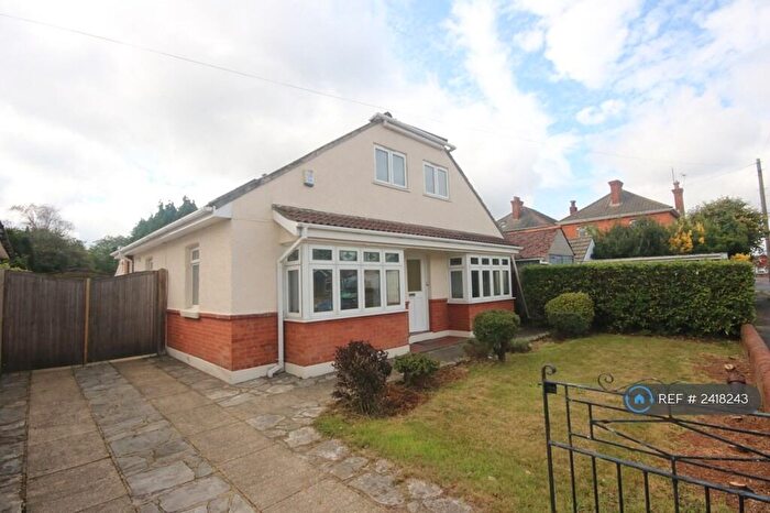 7 Bedroom Bungalow To Rent In Namu Road, Bournemouth, BH9