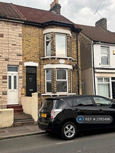1 Bedroom Flat To Rent In Luton Road, Chatham, ME4