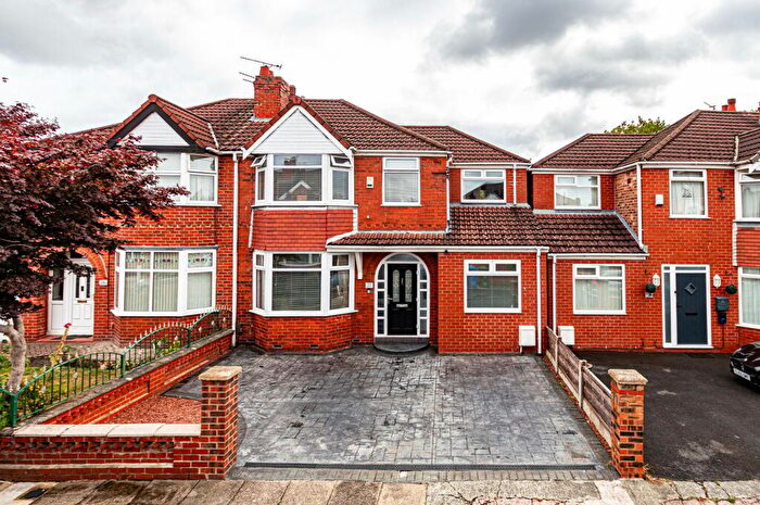 4 Bedroom Semi-Detached House For Sale In Braemar Avenue, Stretford, Manchester, M32