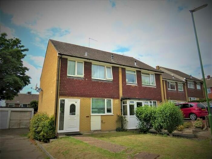 3 Bedroom Property To Rent In St. Edmunds Road, Haywards Heath, RH16