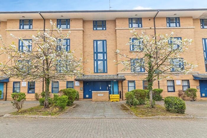 1 Bedroom Flat For Sale In North Third Street, Milton Keynes, MK9